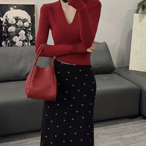 【os&oneshow】early autumn two piece set – glaze red top with heart detail high waist skirt