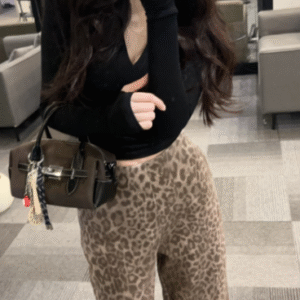 【os&oneshow 】2025 early autumn two piece set – black t shirt with high waist straight pants and leopard wide leg trousers